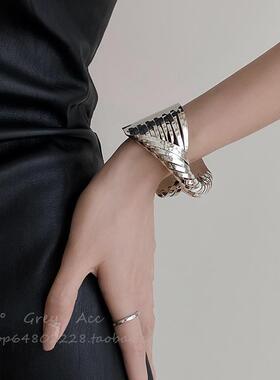 欧美ins冷淡风交叉环绕金属开口手镯女气质情侣手环时尚臂环手饰