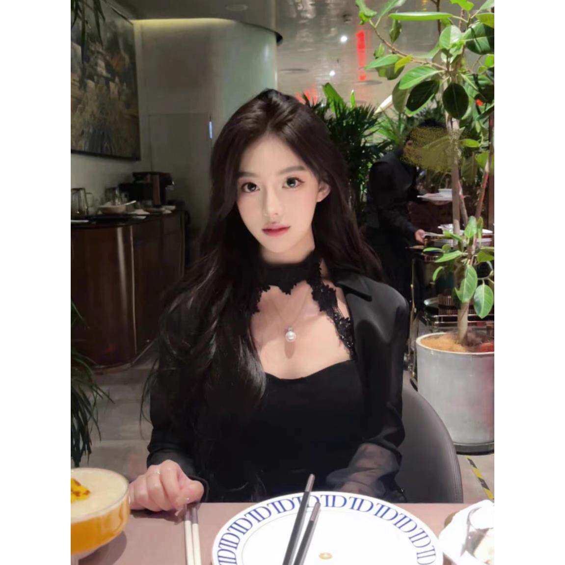 chic上衣甜辣收腰设计感蕾丝花边挂脖吊带背心女内搭显瘦打底衫女