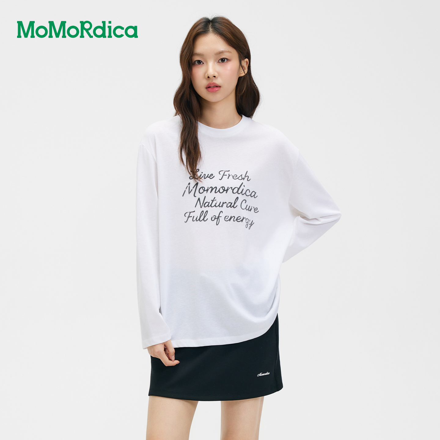Momordica2026新款经典圆领落肩宽松日常穿搭残缺字母长袖T恤女