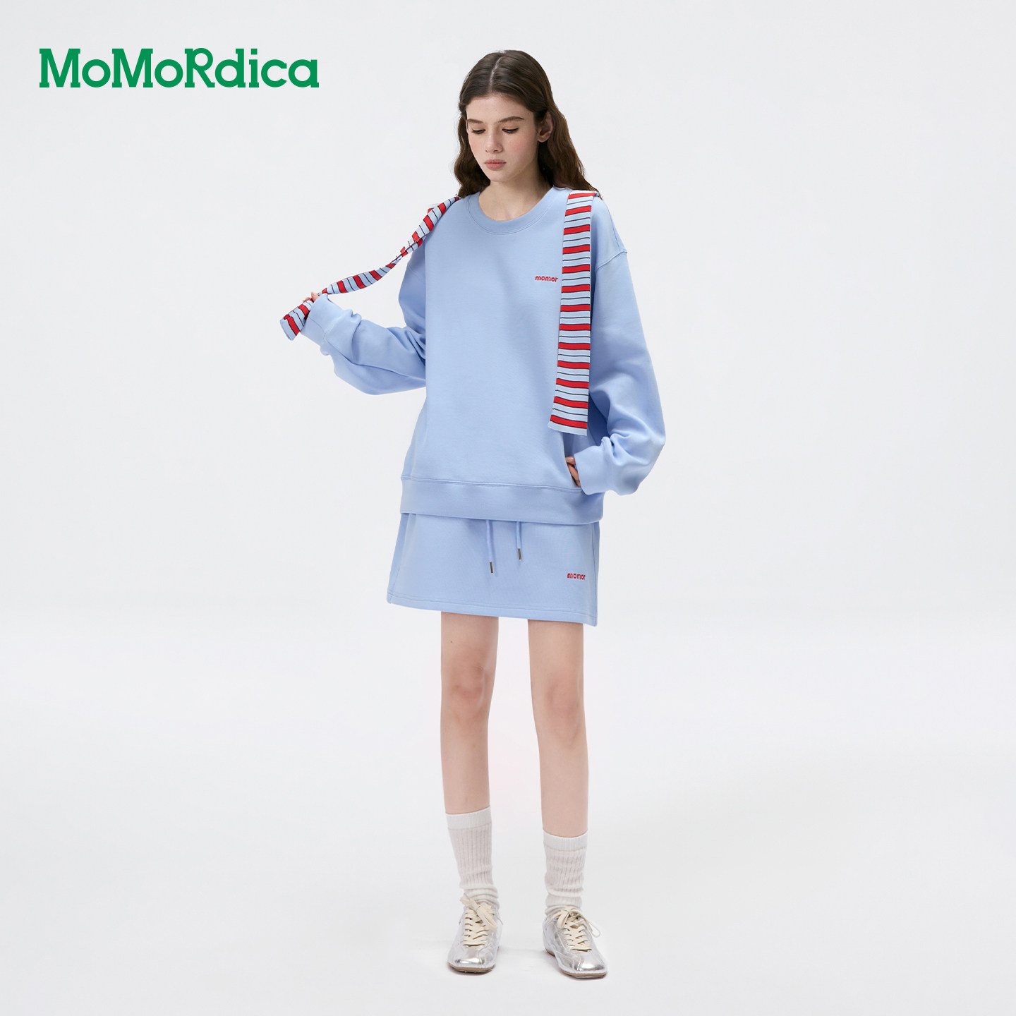 Momordica 条纹披肩高腰短裙搭配圆领卫衣套装女