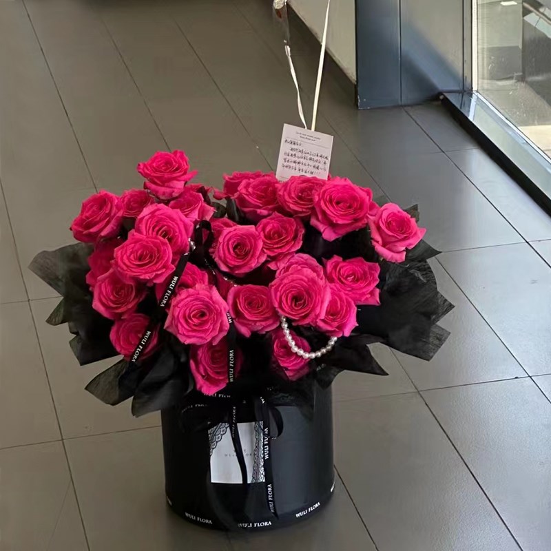 抱抱桶玫瑰花束送女友上海北京杭州生日鲜花速递 同城配送花上门