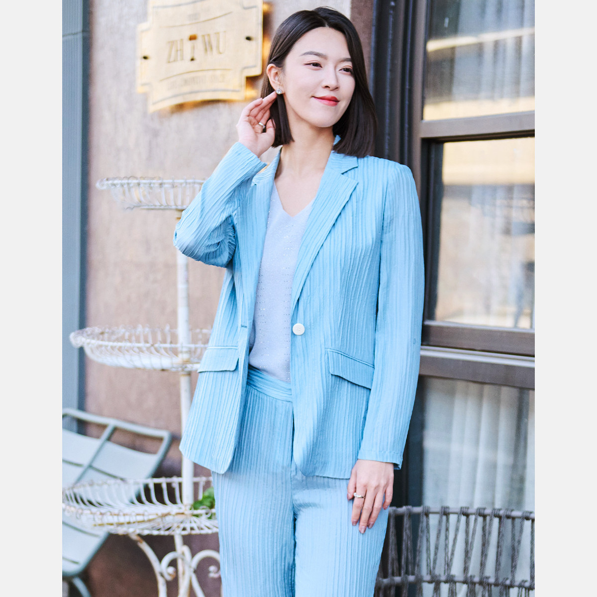 皮尔卡丹女装夏季新款蓝色肌理桑蚕丝薄款西服上衣P52032U5022L0