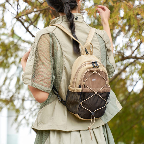 莱夫出行背包防泼水面料轻便能装