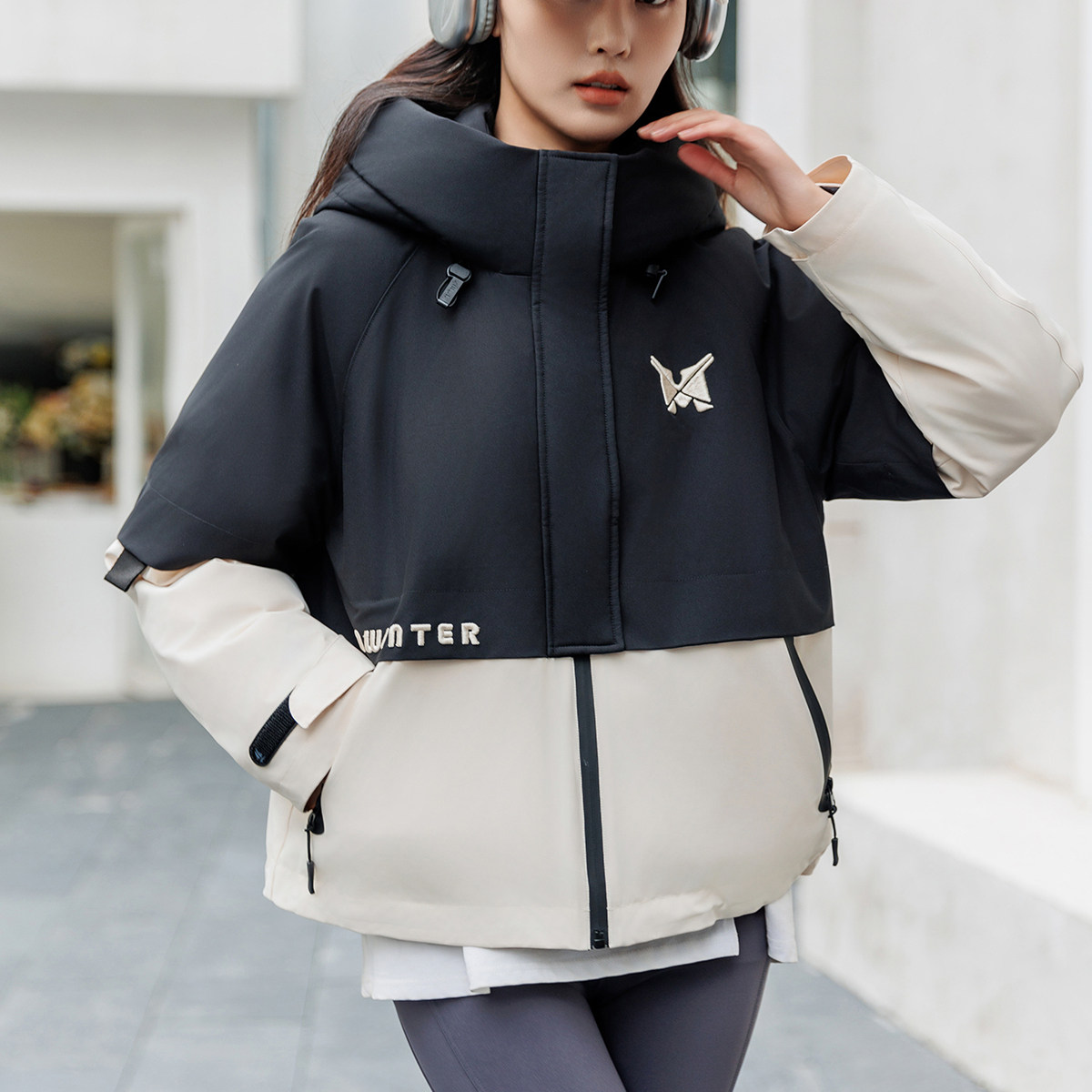 2025新款羽绒服连帽立领防风保暖插袋领标90绒短款