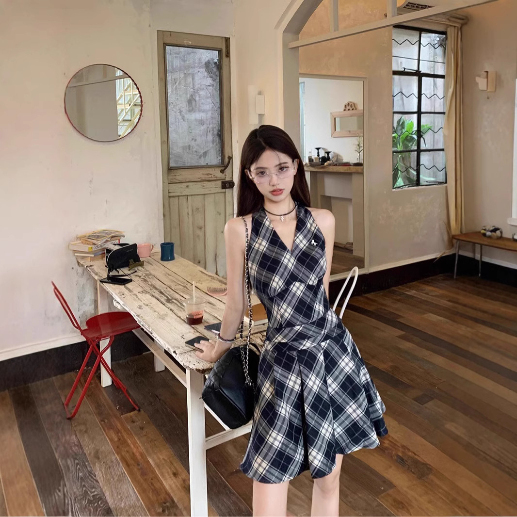 黑白格子v领挂脖系带连衣裙女春季2025新款甜辣妹收腰百褶A字短裙