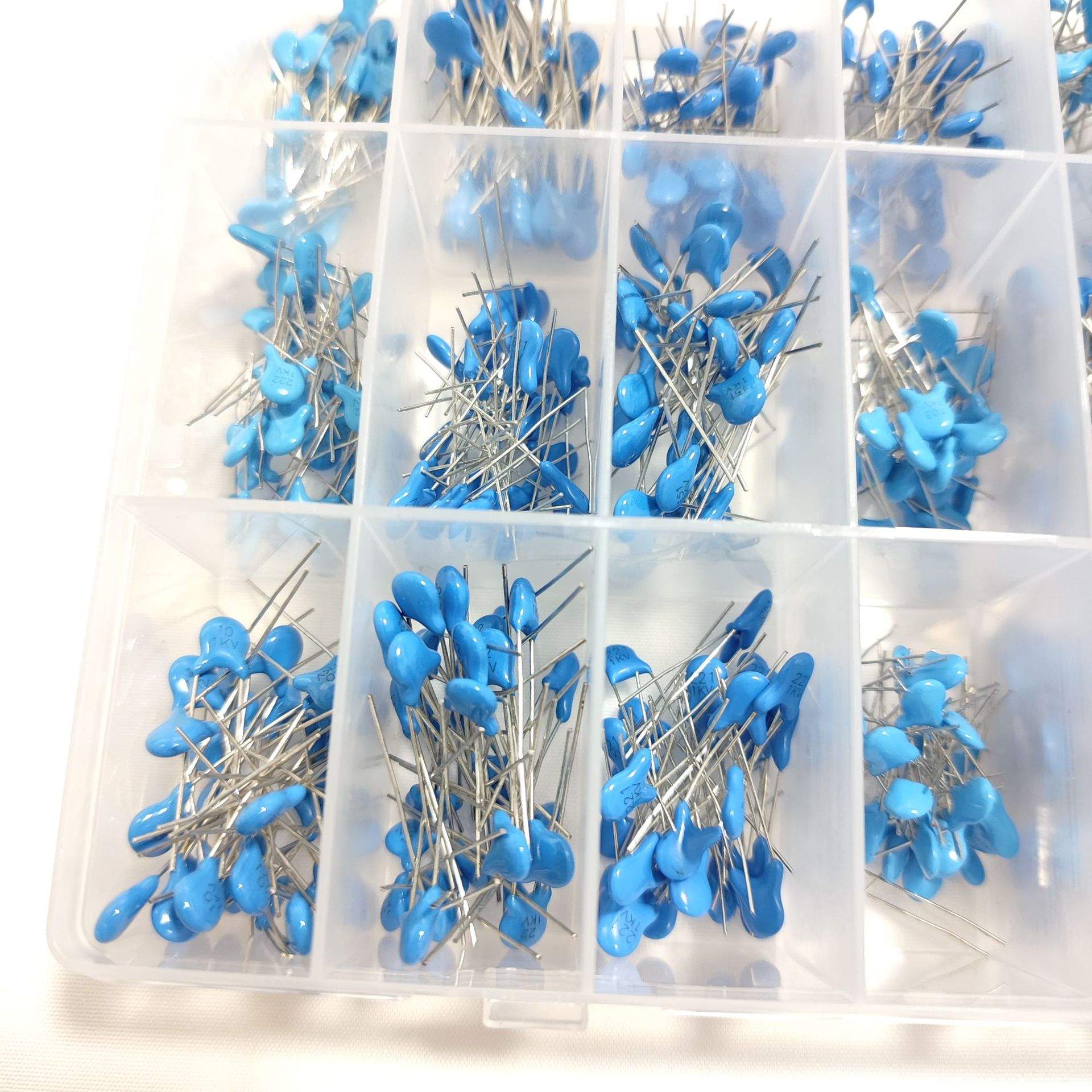 24种高压瓷片电容 1kv 套装 102-223 磁片瓷介1000v盒装 700PCS