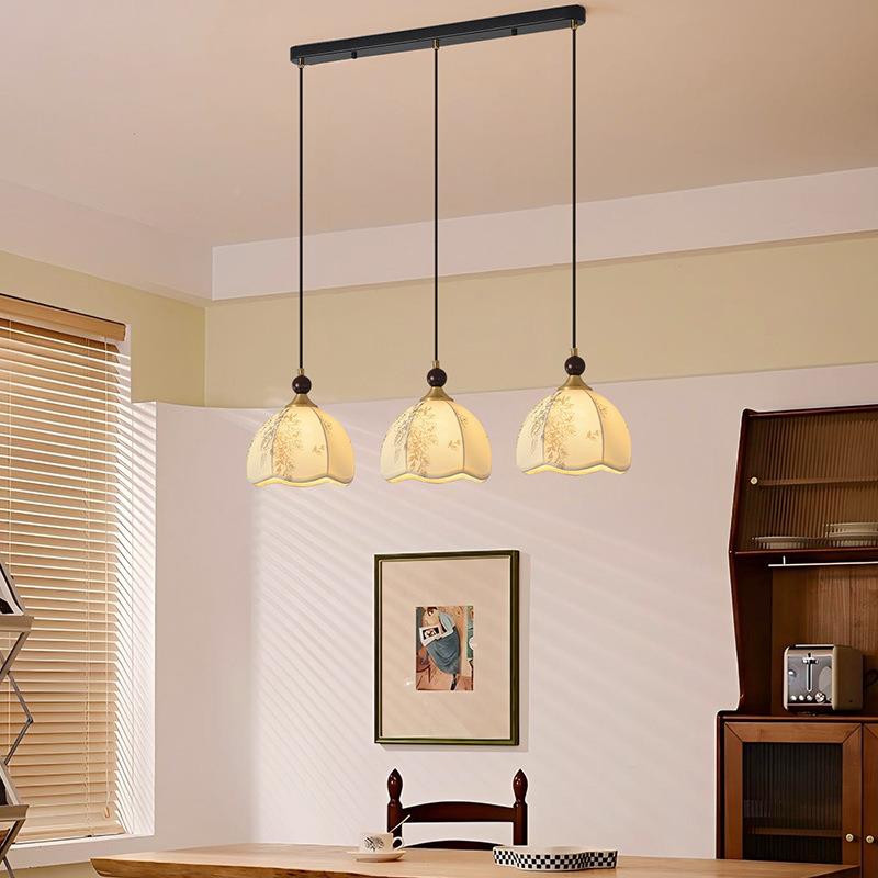 2吧025新胡桃木色624典雅复古厅吊灯饭厅餐桌中古餐风款台家用吊