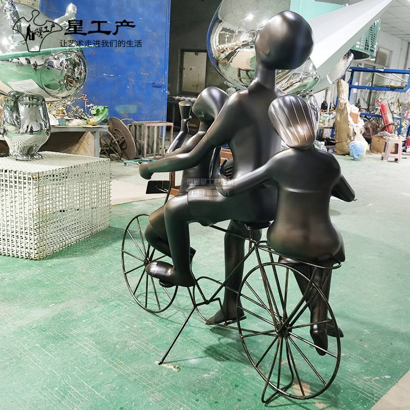 不锈钢雕塑人物商业街美陈摆件售楼处小区景观户外厂家制作雕塑