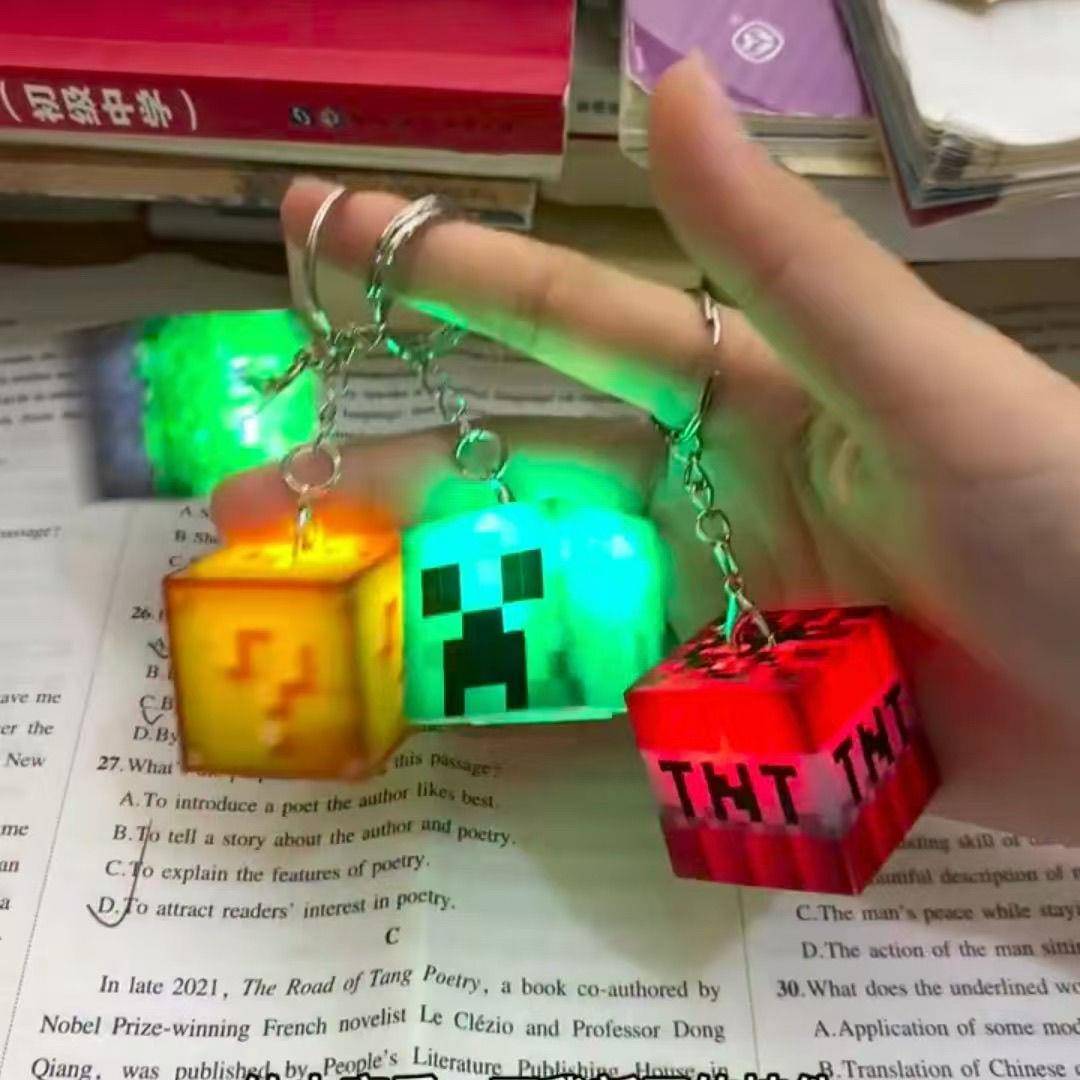 我的世界周边火把灯光款钥匙扣小夜灯儿童男生玩具书包小挂件挂饰