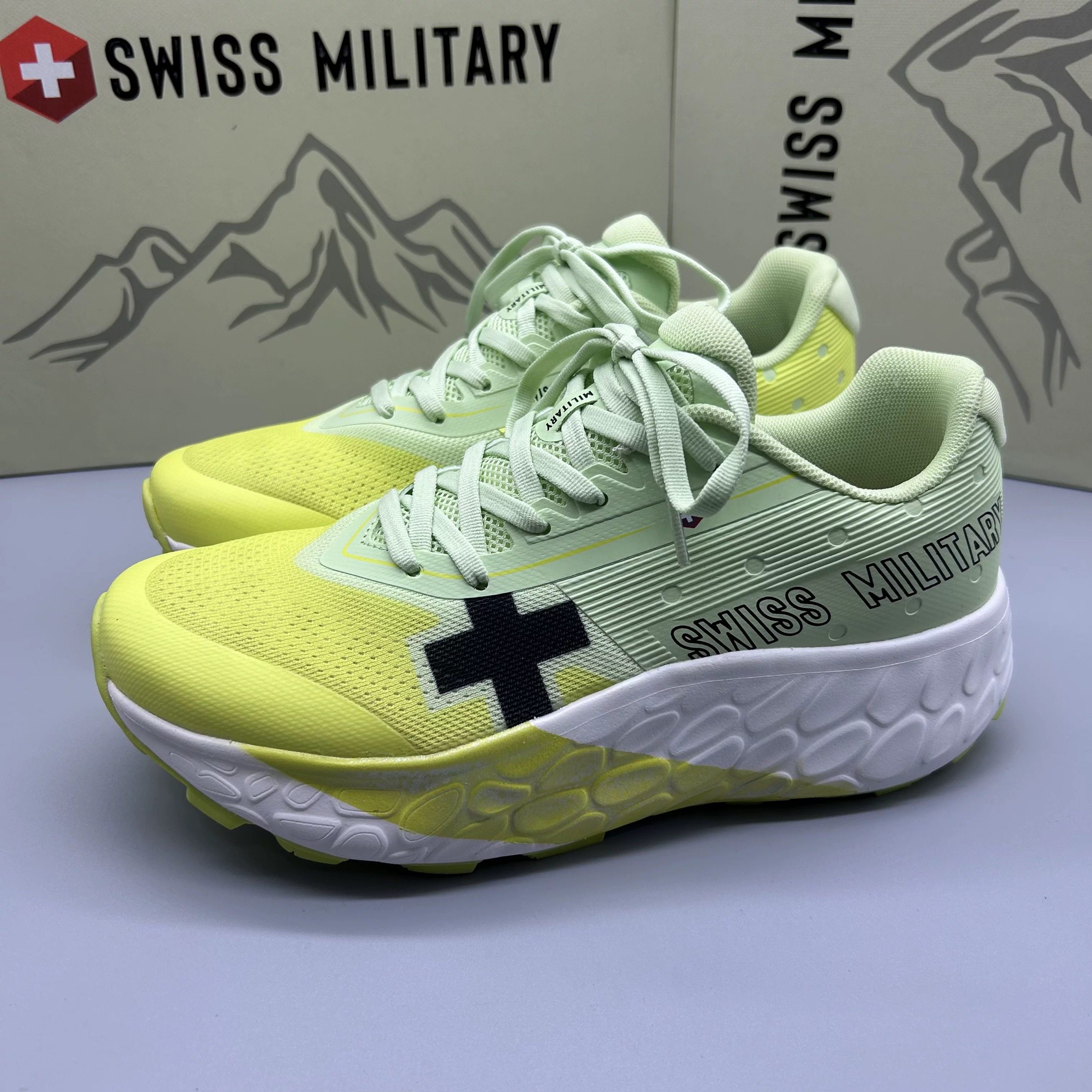 swissmilitary秋款宽头潮流男女运动鞋户外跑步商务宽脚弹力超软