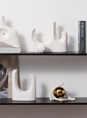 意式轻奢抱球人物摆件平层RWBQ-561别墅酒装柜开放格高档饰品几何