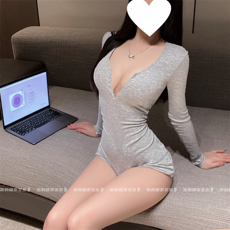 喵:秘密特攻修身显瘦辣妹连身短裤美式性E感双开 关拉炼