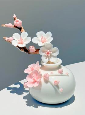 陶瓷手捏花梅花羊脂玉白瓷花瓶摆件桌面小清新插花器小众瓷器装饰