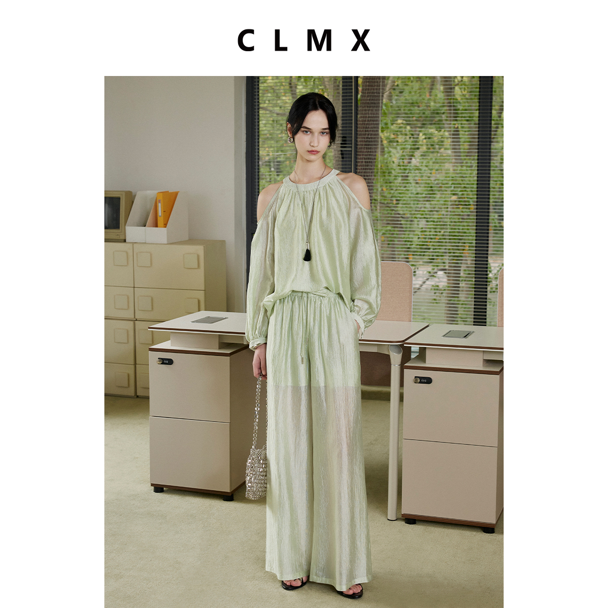 CLMX鎏光感醋酸动静间显悬垂灵美轻盈感CP露肩上衣衬衫/空气裤