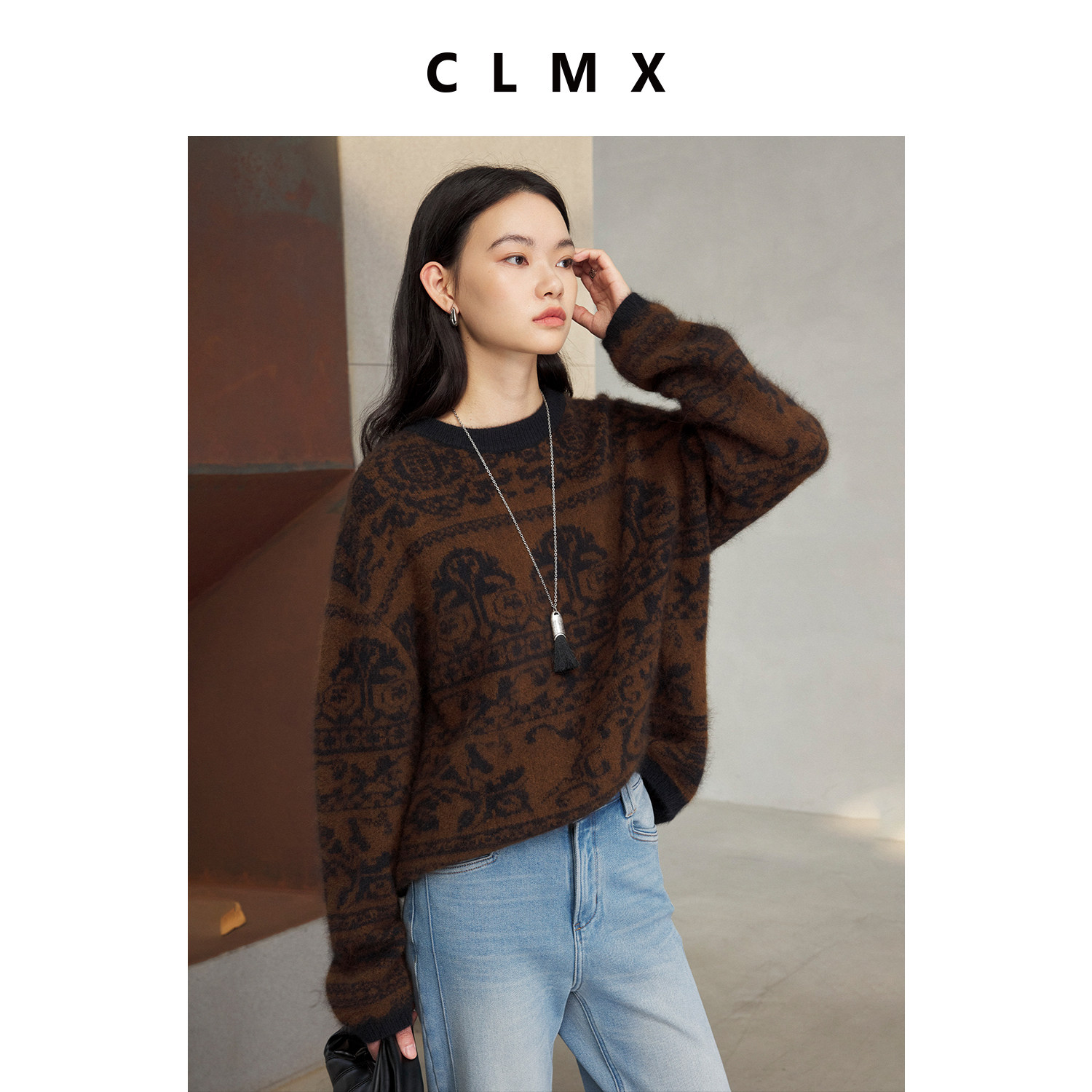 CLMX亲肤绒感羊毛混纺纱上衣复古植物纹样提花圆领宽松毛衣女