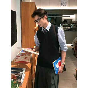 学院风v领针织马甲男款秋冬季黑色无袖毛衣叠穿搭配衬衫坎肩背心