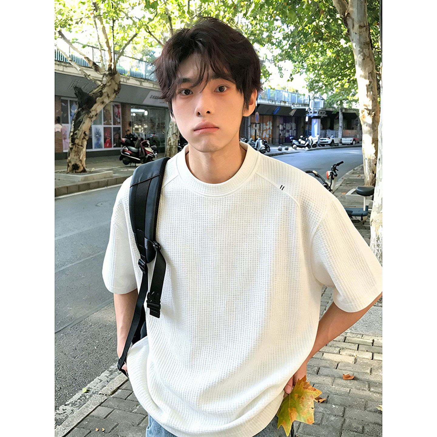 白色华夫格刺绣短袖男生夏季穿搭高级感正肩t恤美式小领口半截袖