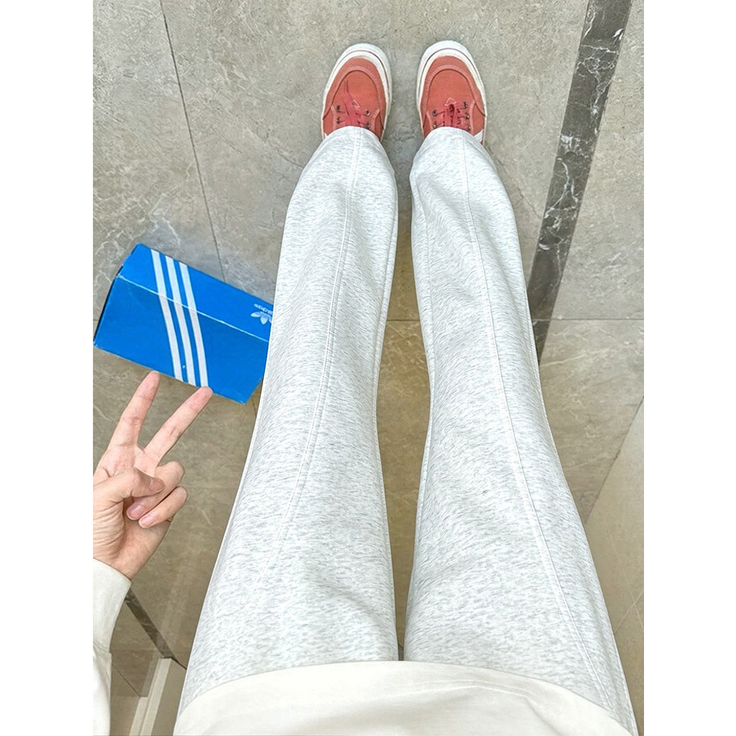 浅灰色微喇弯刀卫裤男款秋季美式图片