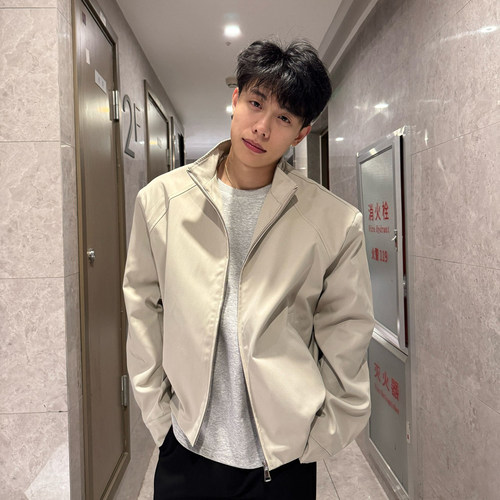 男士老钱风穿搭秋季垫肩外套立领