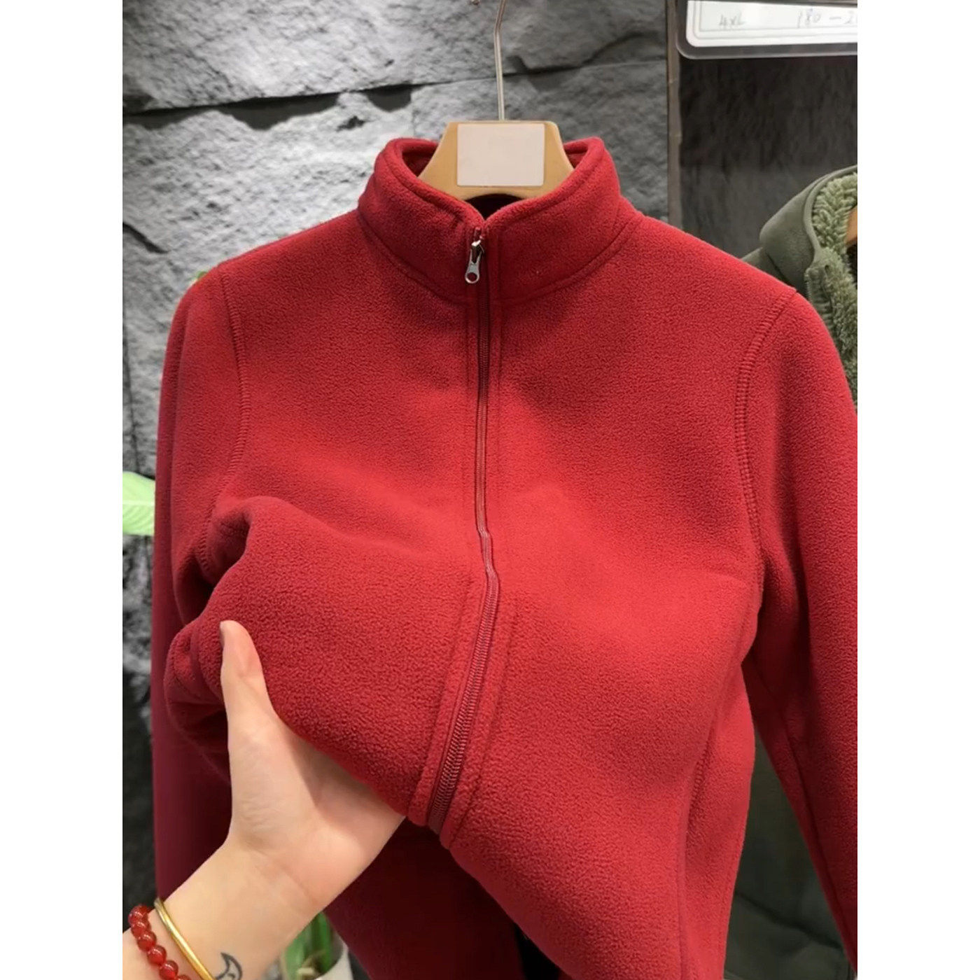 酒红色保暖摇粒绒外套男款冬季立领冲锋衣内胆加绒加厚羊羔绒卫衣,男装,卫衣,淘宝优惠券,粉丝福利购,淘宝优惠卷