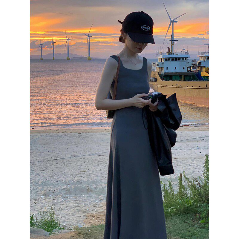 灰色吊带背心连衣裙女修身绝美长款小裙子内搭春天小个子度假收腰