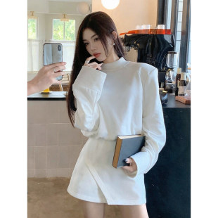 奶杏色高领卫衣短裙套装女秋冬加绒加厚设计感高级感两件套冬季