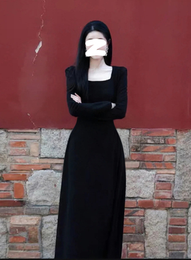 黑色方领长袖连衣裙女秋季泡泡袖高级感小黑裙小个子千金气质冬装