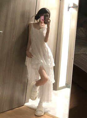 白色吊带连衣裙女内搭绝美蛋糕长裙子高级感小白裙海边小个子蕾丝