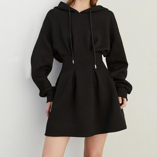 黑色秋冬季连衣裙女新款轻奢高级感小个子设计感小众收腰卫衣裙子