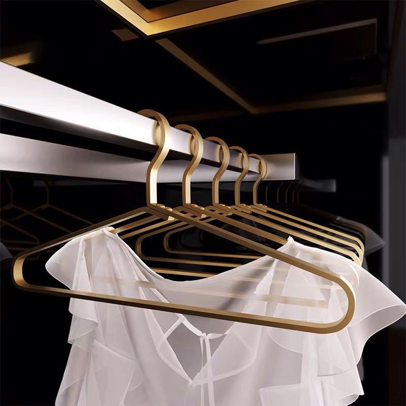 欧式轻奢卧室衣帽间铝合金大衣架加粗加厚挂衣架衣撑子衣挂晾衣架