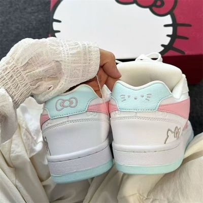 爆款HelloKitty涂鸦面包鞋女