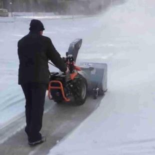金尊厂家让利手推式小型扫雪机毛刷式迷你扫雪车双启动方式吹雪机