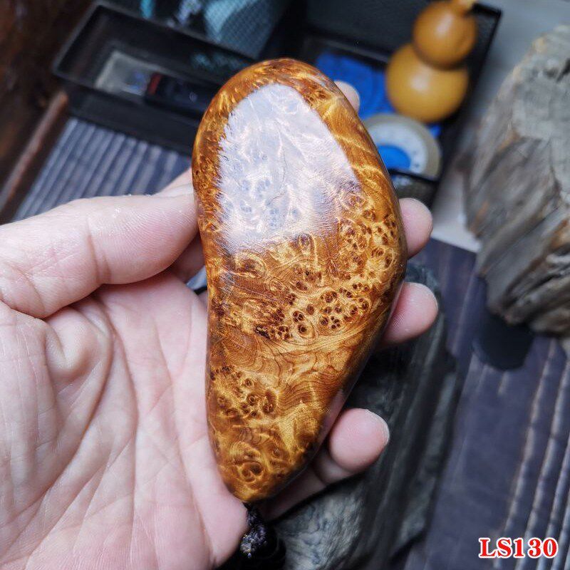 凉山陈化崖柏满瘤疤火焰纹雀眼女士手把件原木文玩女生木雕木把玩