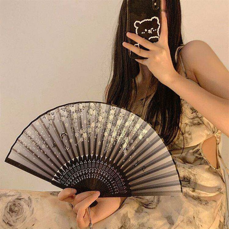 古风小扇子折扇中国风女款汉服舞蹈折叠马面裙新中式古装黑色竹扇