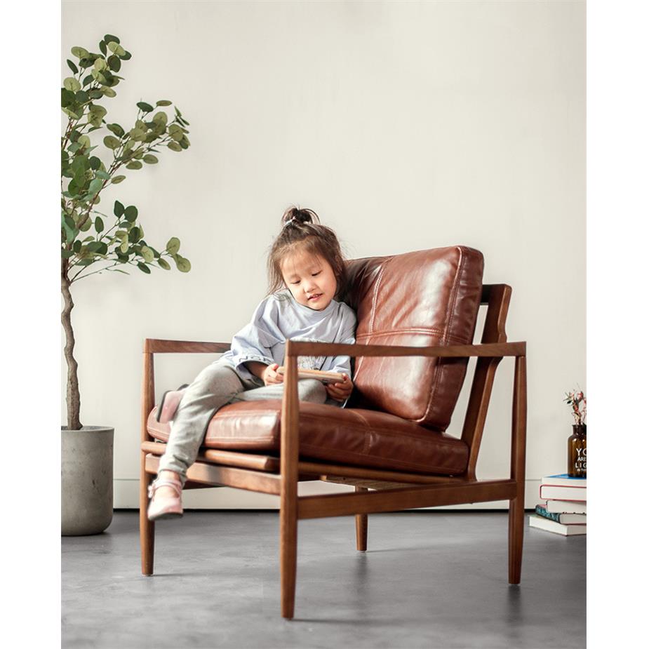 北欧实木休闲单人沙发椅 白蜡木躺椅真皮羽绒通体打磨现货