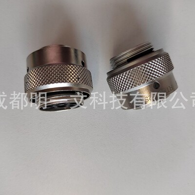 现货RT06142SNH03 母头4P  Amphenol 全新汽车连接器