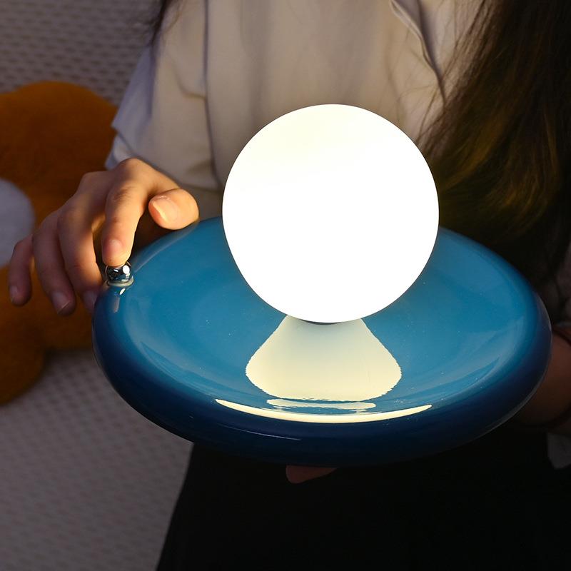 北欧简约珠落玉盘客厅卧室床头充电小台灯创意氛围奶油风装饰灯