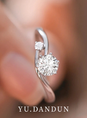 YUDANDUN莫桑戒指1克拉流星钻戒六爪镶嵌修饰手型精致轻奢通勤女