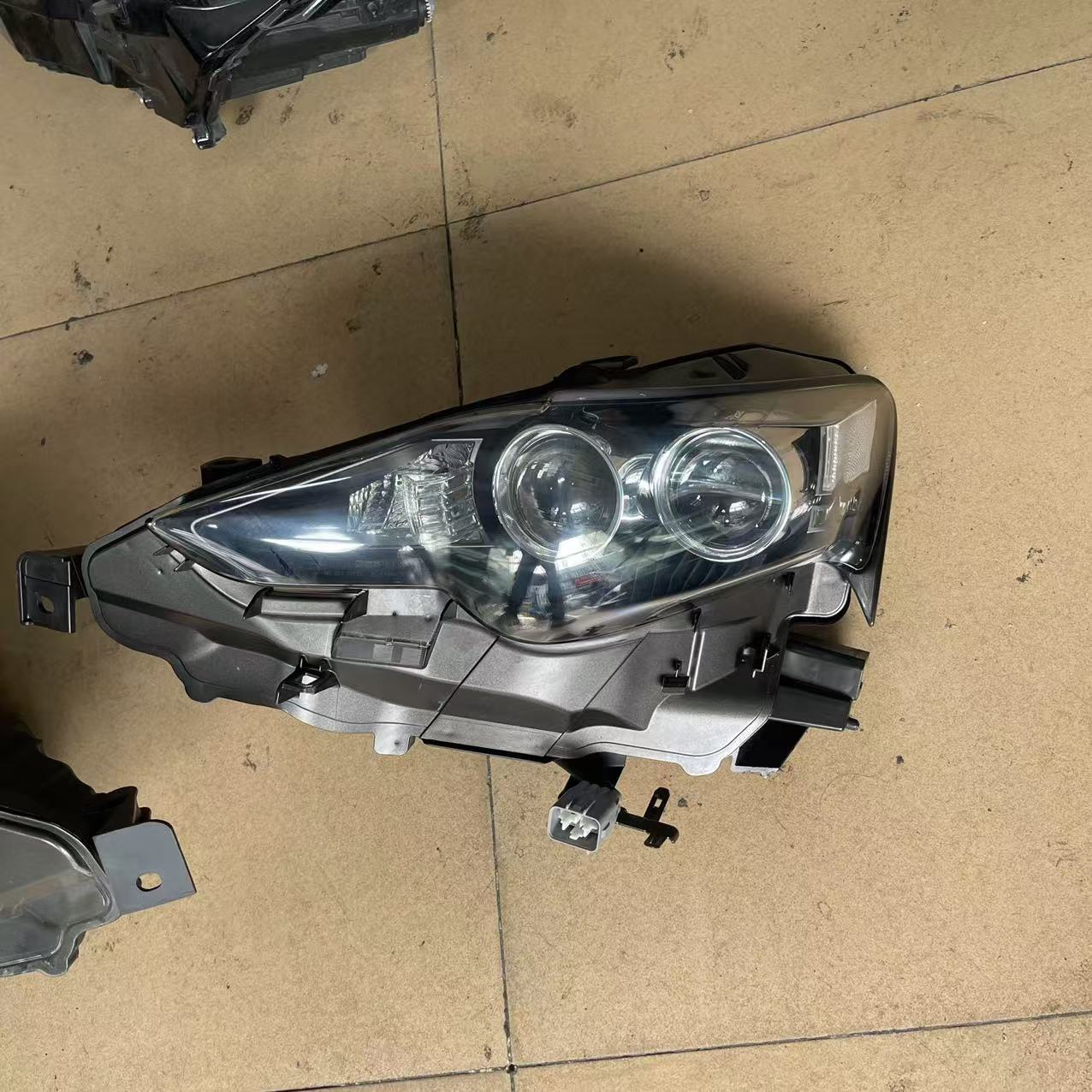 适用于雷克萨斯IS200t/IS250/IS300h/IS350 LED大灯总成 升级改装