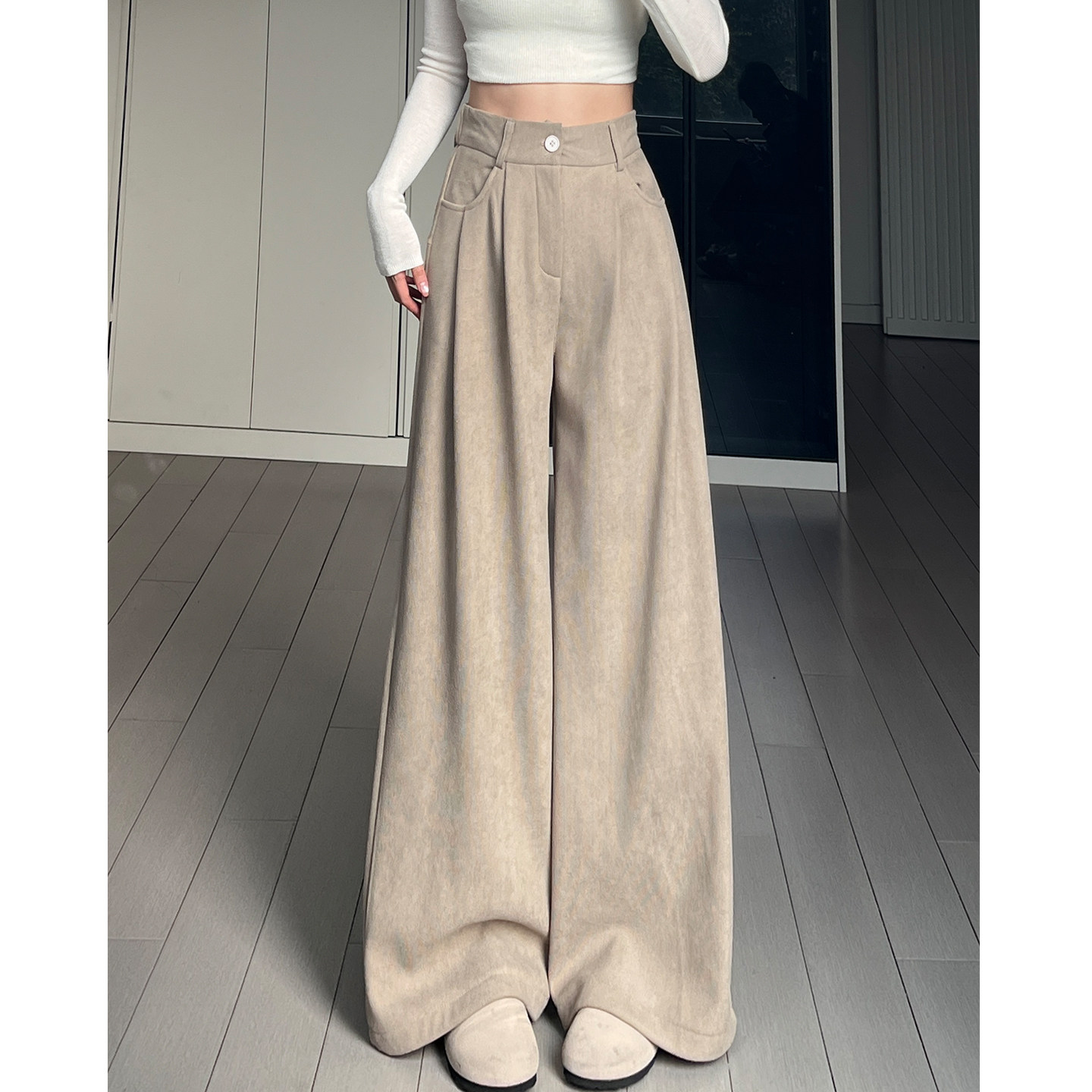 茶灰色灯芯绒阔腿裤女秋冬2025款小个子高级感加绒休闲垂感西装裤