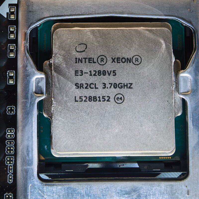 议价E3-1280V5+四核八线程,1个,原配主板,