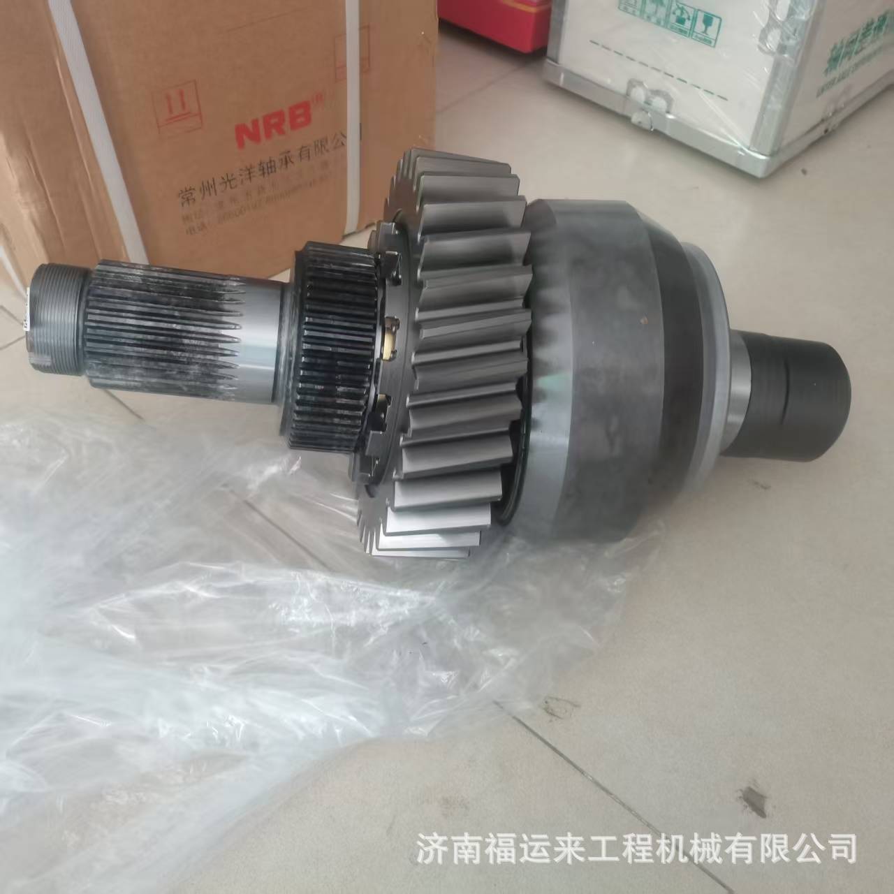 适用AZ9981320136 重汽豪沃AC16轴间差速器总成[AZ9981320136