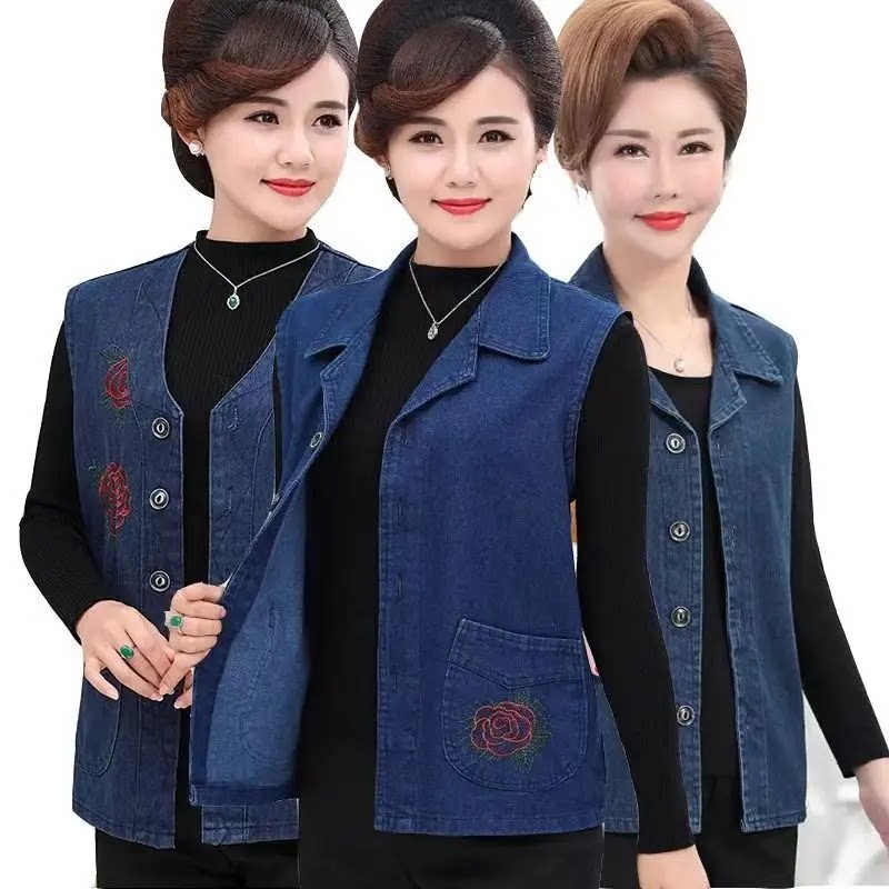 春秋外套妈妈牛仔马甲女中老年加肥大码坎肩无袖宽松新款马夹背心