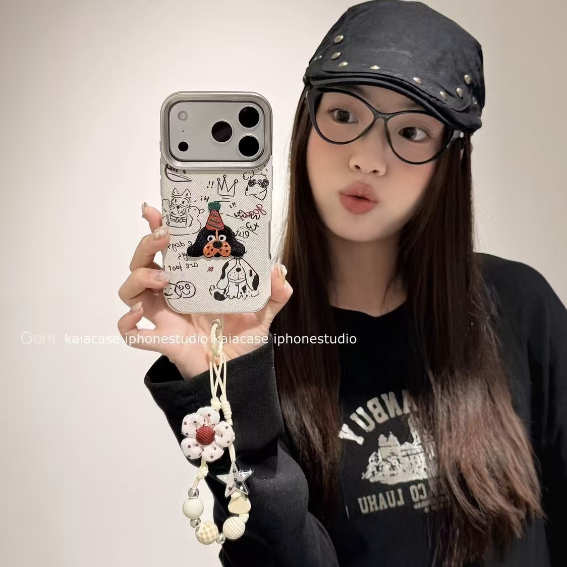 趣味卡通刺绣狗狗插画适用于苹果