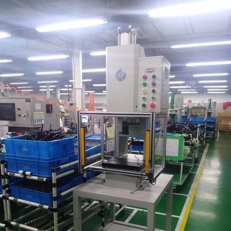 2024爆款推荐  网篮XY轴排焊机  网片电焊设备 烧烤网片焊接机