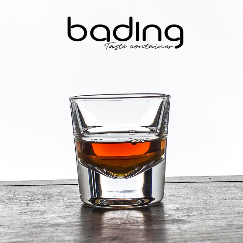 高透亮无铅晶质玻璃厚底二两烈酒杯烧白酒威士忌酒杯酒吧KTV家用