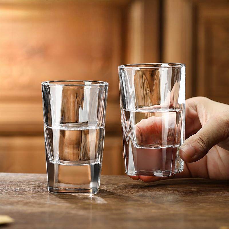 高级感二两白酒杯加厚玻璃2两分酒器家用100ml酒盅个人专用套装