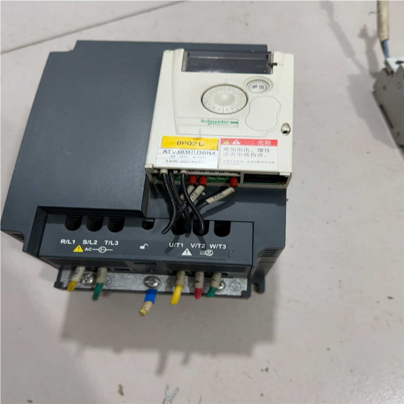 变频器 ATV303HU30N4，3.0千瓦，380伏~议价