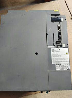 伺服驱动器MR-J3-22KB盖子裂了些，实物图拍摄橙色【侨报商行】