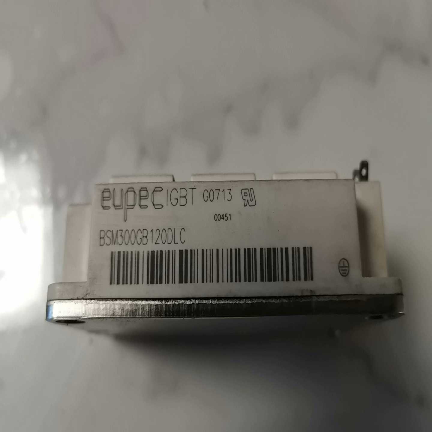 英飞凌IGBT模块，BSM300GB120DLC【落红设备】